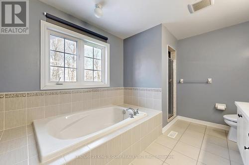 521 Mcgregor Farm Trail, Newmarket, ON - Indoor Photo Showing Bathroom