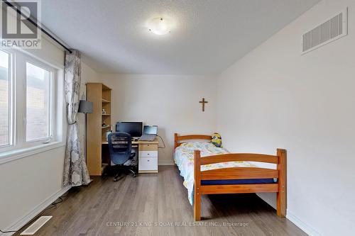 521 Mcgregor Farm Trail, Newmarket, ON - Indoor Photo Showing Bedroom