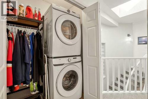 47 28 Avenue Sw, Calgary, AB - Indoor Photo Showing Laundry Room