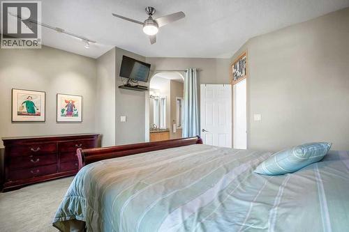47 28 Avenue Sw, Calgary, AB - Indoor Photo Showing Bedroom
