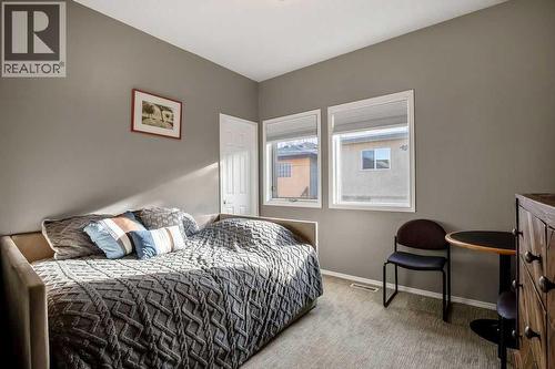 47 28 Avenue Sw, Calgary, AB - Indoor Photo Showing Bedroom