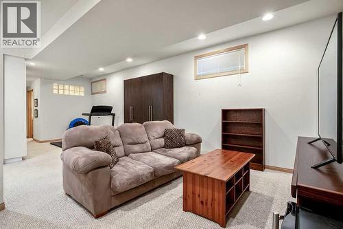 47 28 Avenue Sw, Calgary, AB - Indoor Photo Showing Basement