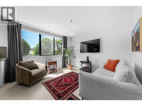 101a 460 14TH STREET  West Vancouver, BC V7T 2W1