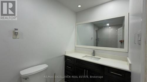 7479 Pickfair Drive, Mississauga, ON - Indoor Photo Showing Bathroom