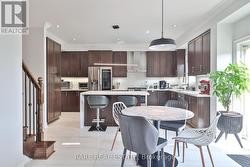Kitchen Combined W Breakfast Bar & Breakfast Table - 