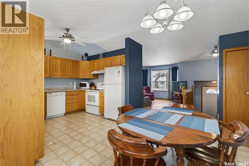 343 Bernard Bay, Prince Albert, SK - Indoor