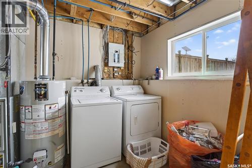 343 Bernard Bay, Prince Albert, SK - Indoor Photo Showing Laundry Room