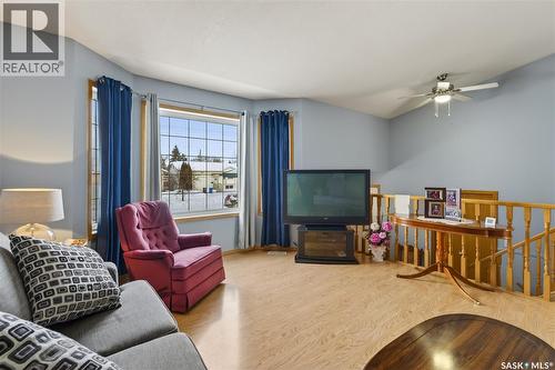 343 Bernard Bay, Prince Albert, SK - Indoor Photo Showing Living Room