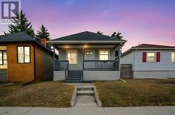 317 18 Avenue NW  Calgary, AB T2M 0T4
