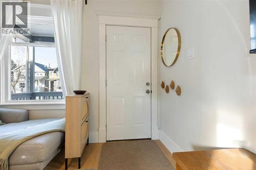 317 18 Avenue Nw, Calgary, AB - Indoor