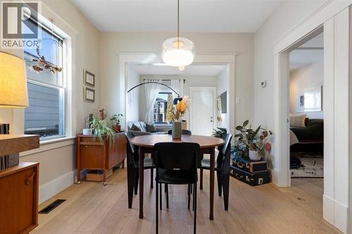 317 18 Avenue Nw, Calgary, AB - Indoor Photo Showing Dining Room