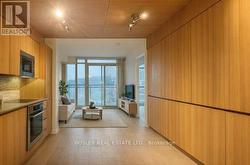 841 - 15 ICEBOAT TERRACE  Toronto, ON M5V 4A5