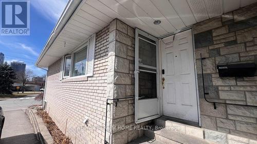 A1 - 949 WILLOWDALE AVENUE , Toronto, Ontario M2M 3C3 2