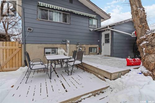 321 Guelph Crescent, Saskatoon, SK - Outdoor With Exterior