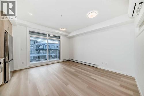 7320, 1802 Mahogany Boulevard Se, Calgary, AB - Indoor Photo Showing Other Room