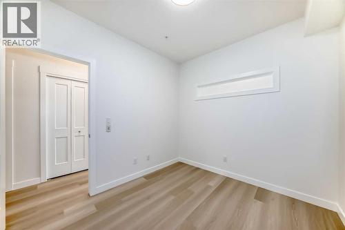 7320, 1802 Mahogany Boulevard Se, Calgary, AB - Indoor Photo Showing Other Room