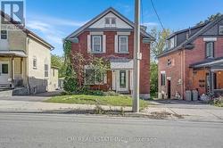 135 MADISON AVENUE S  Kitchener, ON N2G 3M4