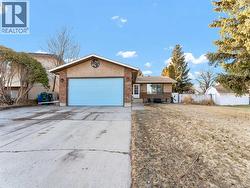 103 Ewart Crescent SE  Medicine Hat, AB T1B 2W3