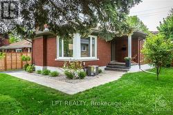 716 CHAPMAN BOULEVARD  Ottawa, ON K1G 1T6