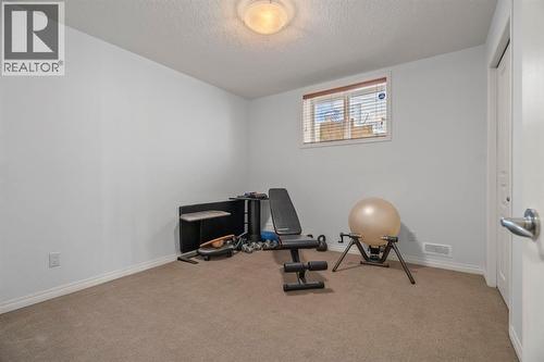 153 Crestridge Way Sw, Calgary, AB - Indoor