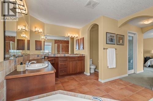 153 Crestridge Way Sw, Calgary, AB - Indoor Photo Showing Bathroom