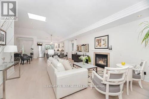 1595 Calverton Court, Mississauga, ON - Indoor Photo Showing Living Room With Fireplace
