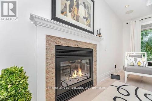 1595 Calverton Court, Mississauga, ON - Indoor Photo Showing Living Room With Fireplace
