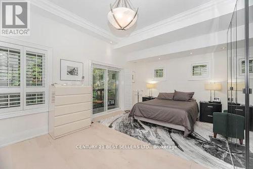 1595 Calverton Court, Mississauga, ON - Indoor Photo Showing Bedroom