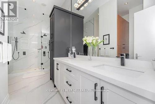 1595 Calverton Court, Mississauga, ON - Indoor Photo Showing Bathroom