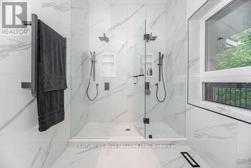 1595 Calverton Court, Mississauga, ON - Indoor Photo Showing Bathroom