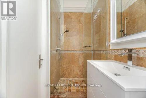 1595 Calverton Court, Mississauga, ON - Indoor Photo Showing Bathroom