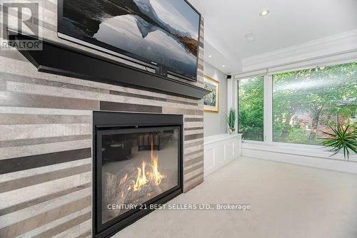 1595 Calverton Court, Mississauga, ON - Indoor Photo Showing Living Room With Fireplace