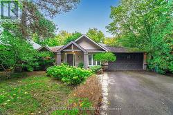 1595 CALVERTON COURT  Mississauga, ON L5G 2W4