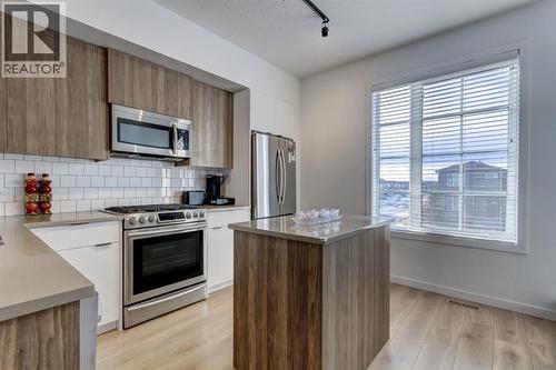 888 Walgrove Boulevard Se, Calgary, AB - Indoor Photo Showing Kitchen
