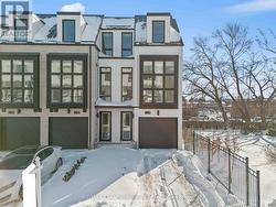6 - 138 EAST STREET  Oakville (Br Bronte), ON L6L 0H9