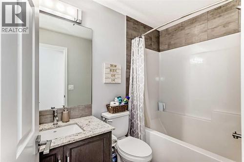 159 Evanscrest Park Nw, Calgary, AB - Indoor Photo Showing Bathroom