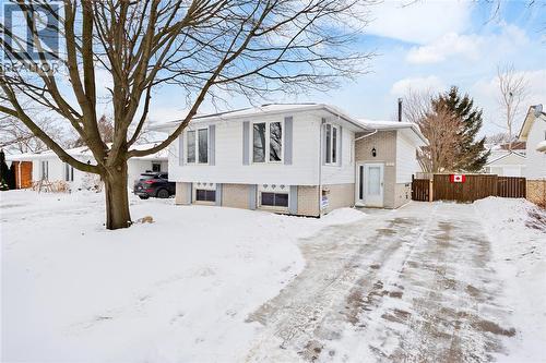 165 Hanna CRESCENT  Sarnia, ON N7S 4H4