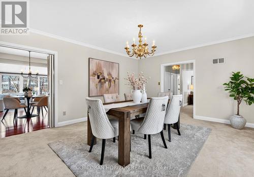 1735 Sunningdale Bend, Mississauga, ON - Indoor Photo Showing Dining Room