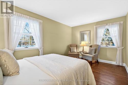 1735 Sunningdale Bend, Mississauga, ON - Indoor Photo Showing Bedroom