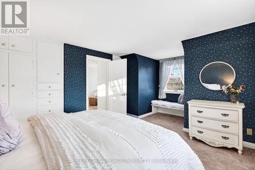 1735 Sunningdale Bend, Mississauga, ON - Indoor Photo Showing Bedroom