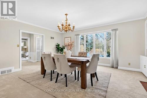 1735 Sunningdale Bend, Mississauga, ON - Indoor Photo Showing Dining Room
