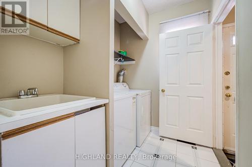 257 Huntington Ridge Drive, Mississauga, ON - Indoor Photo Showing Laundry Room