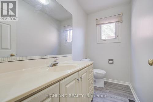 257 Huntington Ridge Drive, Mississauga, ON - Indoor Photo Showing Bathroom