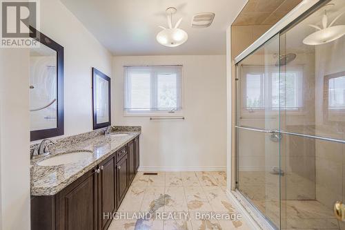 257 Huntington Ridge Drive, Mississauga, ON - Indoor Photo Showing Bathroom