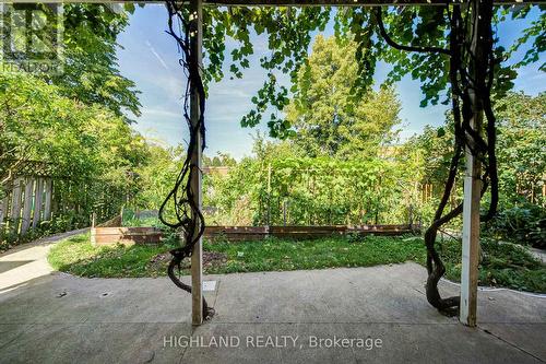 257 Huntington Ridge Drive, Mississauga, ON - Outdoor