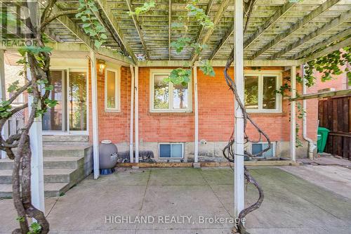 257 Huntington Ridge Drive, Mississauga, ON - Outdoor