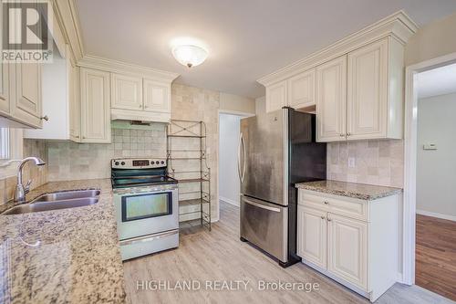 257 Huntington Ridge Drive, Mississauga, ON - Indoor Photo Showing Kitchen With Double Sink