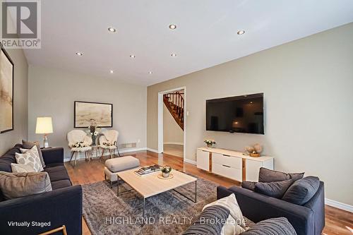257 Huntington Ridge Drive, Mississauga, ON - Indoor Photo Showing Living Room