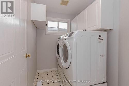 128 Karalee Crescent, Cambridge, ON - Indoor Photo Showing Laundry Room