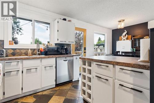 Kitchen - 147 Falchurch Crescent Ne, Calgary, AB - Indoor Photo Showing Kitchen